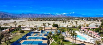 Charming 2-bedroom house with AC, in country club palms with a view of Golf C..