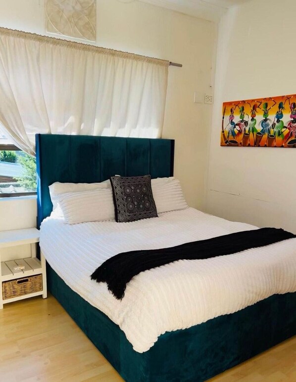 Habitación doble económica | 1 habitación, tabla de planchar con plancha y wifi gratis 