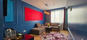 Ropa de cama de alta calidad y minibar 