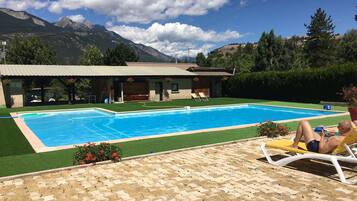 Piscine extérieure, piscine chauffée