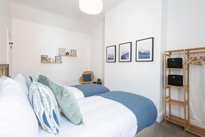 3 bedrooms, iron/ironing board, free WiFi, bed sheets