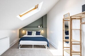 3 bedrooms, iron/ironing board, free WiFi, bed sheets