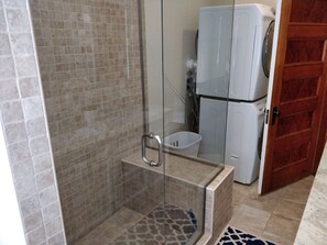 Shower, hair dryer, towels, soap - Historic 3-Bedroom Guest Suite · Prime Forest Park Location in Central West End (St. Louis)