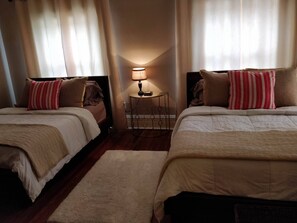 3 عدّة غرف نوم ومكواة/لوح كي وسرير سفر وواي فاي مجانًا