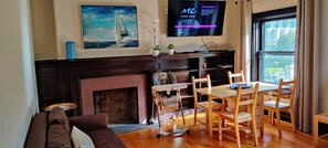 Smart TV - Historic 3-Bedroom Guest Suite · Prime Forest Park Location in Central West End (St. Louis)