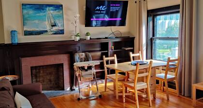 Historic 3-Bedroom Guest Suite · Prime Forest Park Location in Central West End