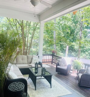 Terrace/patio - Large, beautiful family retreat - country setting, 15 minutes from Graceland! (Southaven)