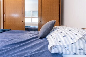 Iron/ironing board, WiFi, bed sheets - Charming 3-bedroom villa with AC and WiFi in terrific Kaštel Gomilica (Kaštel Gomilica)