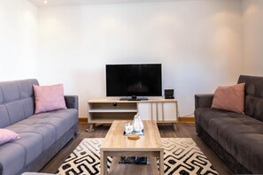 Living area - Charming 3-bedroom villa with AC and WiFi in terrific Kaštel Gomilica (Kaštel Gomilica)