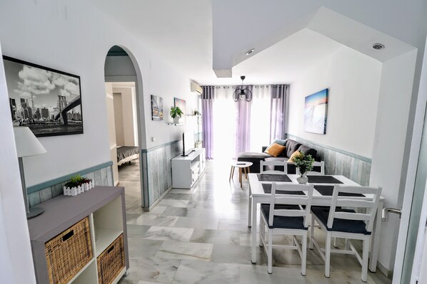 Interior - Rincon de Sierra Nevada. Apartment with 2 bedrooms, and swimming pool. Ideal for families (Cenes de la Vega)