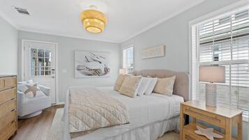 House, Partial Sea View | 3 bedrooms, laptop workspace, iron/ironing board, free WiFi