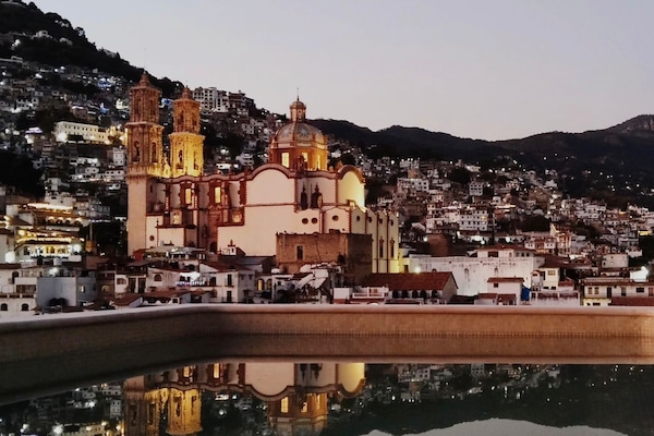 Hồ bơi ngoài trời