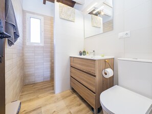 Dusche, Haartrockner, Handtücher