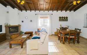 TV, peis og bordtennis