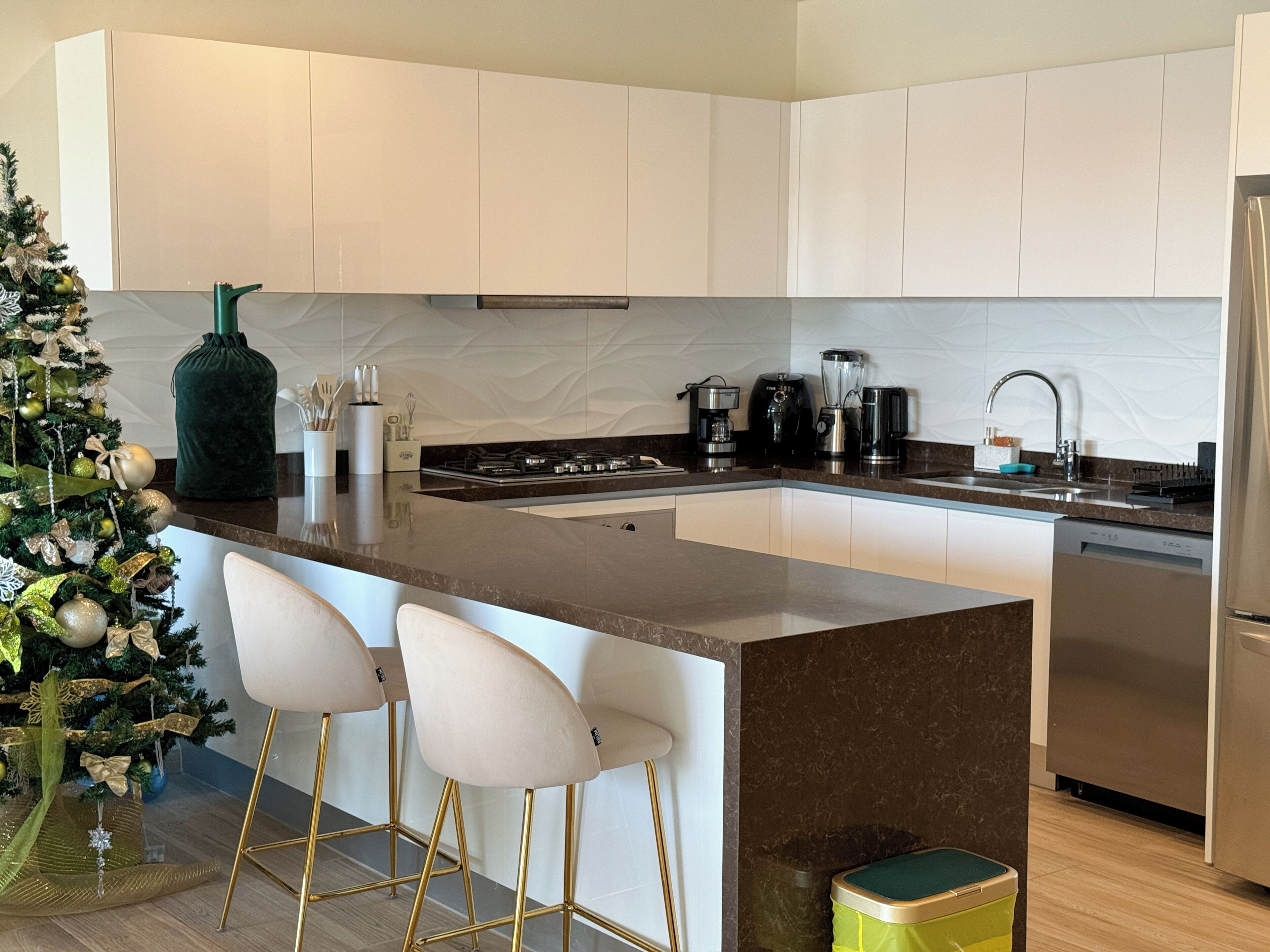 Mikrowelle, Ofen, Herdplatte, Geschirrspüler