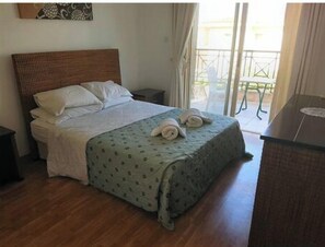 4 bedrooms, WiFi, bed sheets