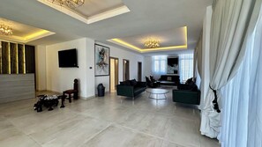 Living area - Cozy Stay + breakfast 201 (Addis Ababa)