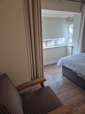 6 bedrooms, iron/ironing board, travel cot, WiFi