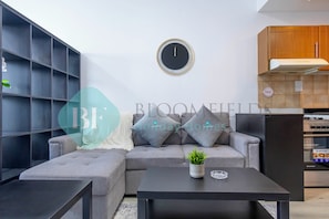 Living area - Bloomfields STU Lago Vista Sea View (Dubai)