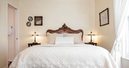 Bath Street Inn B & B