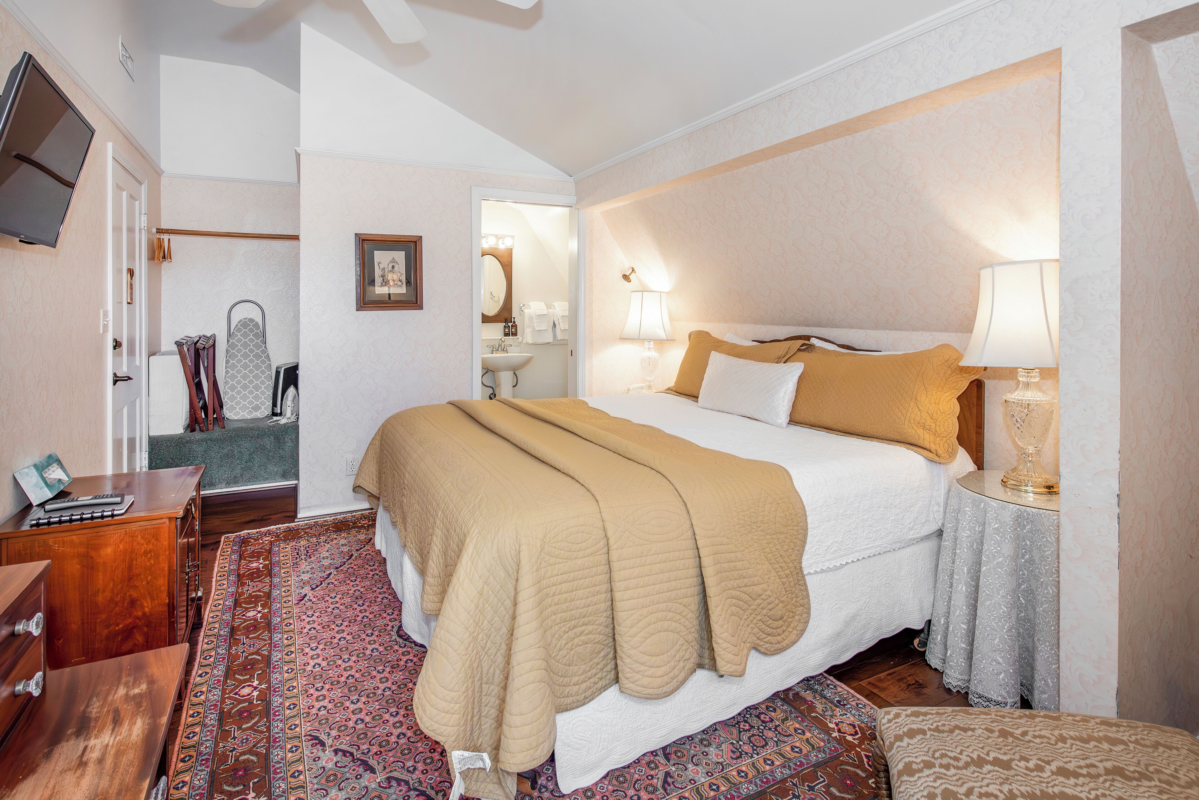 1 chambre, fer et planche à repasser, accès au Wi-Fi (inclus)