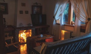 Presidential Apartment, Mountain View | Living area - Rotui Apart Hotel (San Martín de los Andes)