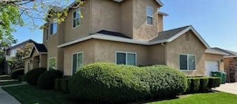 Spacious 4-Bedroom House With AC In Chico