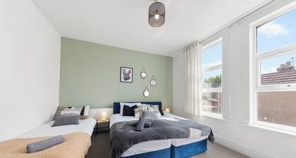 Modern Getaway in Gillingham