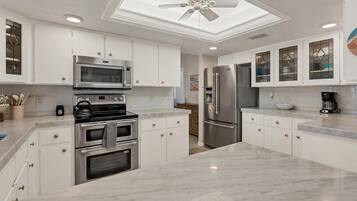 House, Multiple Beds, Pool Access, Pool View (SUR1406) | Private kitchen | Coffee/tea maker, electric kettle