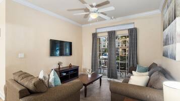 Casa, letti multipli, idromassaggio, vista città (TST1371-3103) | Area soggiorno