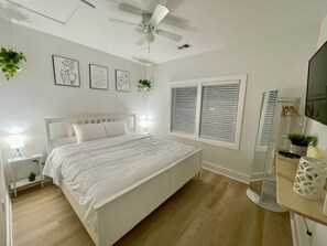 2 bedrooms, iron/ironing board, free WiFi, bed sheets