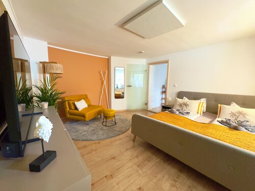 Apartment in the Beachhouse on Lake Goitzsche/2 min. to the beach, barbecue area in the garden