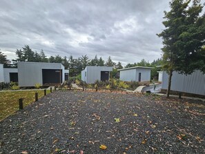 Exterior - Morning Calm Lodge Limited (Hamilton)