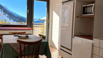 Executive Suite, Mountain View | Private kitchen