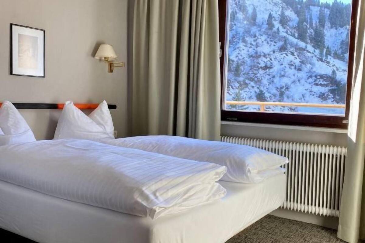 Minibar, laptop workspace, free WiFi, bed sheets