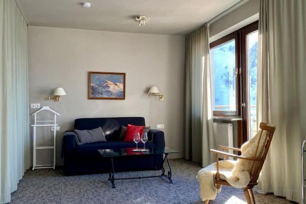 Living area | 24-inch LED TV with digital channels