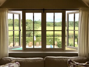 Interior - The Lakehouse Apartment by inspirestays-com - a home sleeping 2 guests in 1 bedroom (Rudgwick)