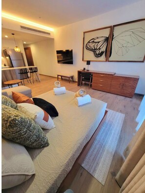 1 chambre, bureau, fer et planche à repasser, Wi-Fi gratuit