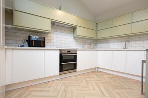 Casa | Cozinha privada | Geladeira, micro-ondas, fogão, cooktop