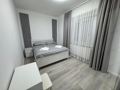 Modern, comfortable apartment near the metro