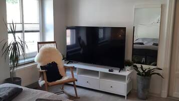 1 slaapkamer, een strijkplank/strijkijzer, reisbedje, gratis wifi