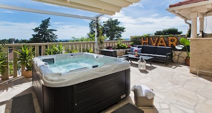 Exclusive Studio with Breakfast included + Private Jacuzzi & Outdoor Kitchen