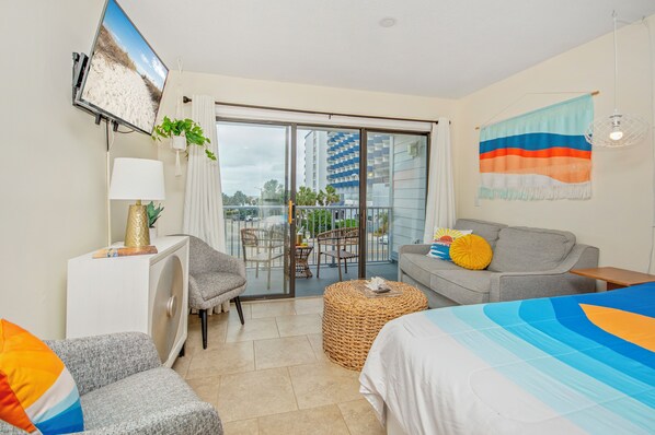 1 dormitori, planxa i posts de planxar, wifi i roba de llit 