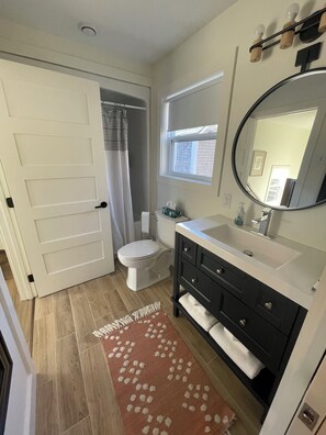 Hair dryer, towels, soap, toilet paper - Shediac Cape Vacation Retreat (Shediac Bridge)