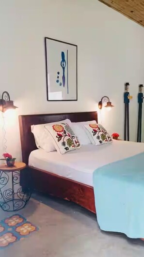 1 bedroom, bed sheets