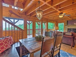 Interior - Awesome Private Mountain views Resort Pool &HotTub (Sevierville)