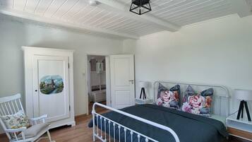 3 Schlafzimmer, Schreibtisch, kostenloses WLAN, Bettwäsche