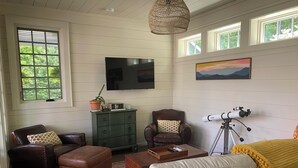 Living area - Beautiful Mountain Views with your own private hot tub! (Cashiers)