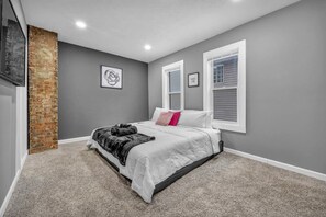 3 soverom, skrivebord, strykejern/-brett og wi-fi (inkludert)