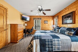 3 slaapkamers, een strijkplank/strijkijzer, gratis wifi, beddengoed
